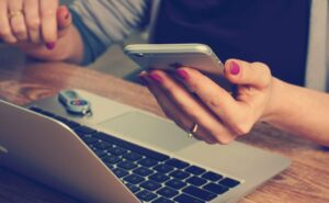 Handy ausspionieren durch versteckte App